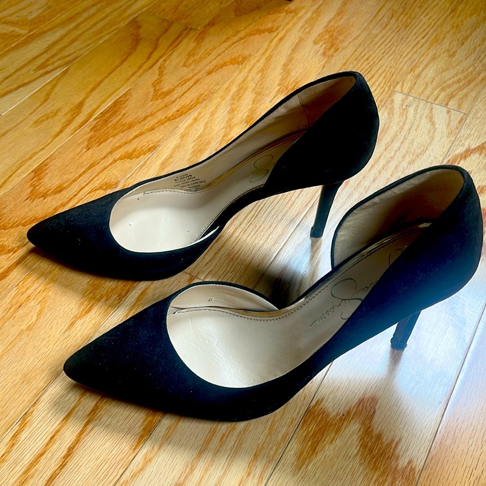Black Pumps